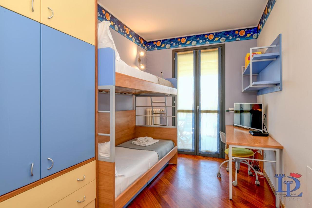 Desenzanoloft Official Partner Marriott Homes & Villas -Butterfly And 5 Pools Family Apartment Desenzano del Garda Zewnętrze zdjęcie