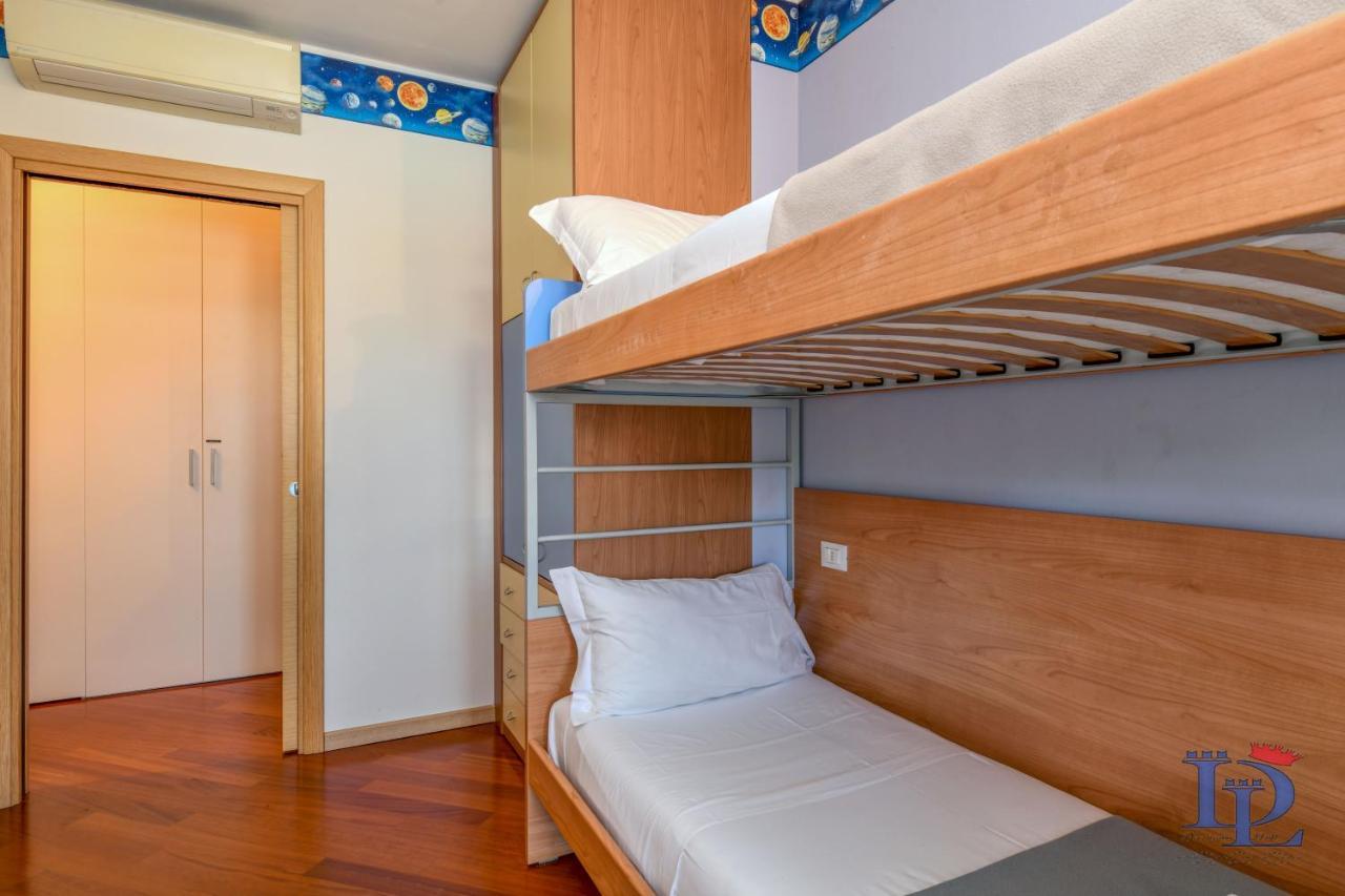 Desenzanoloft Official Partner Marriott Homes & Villas -Butterfly And 5 Pools Family Apartment Desenzano del Garda Zewnętrze zdjęcie