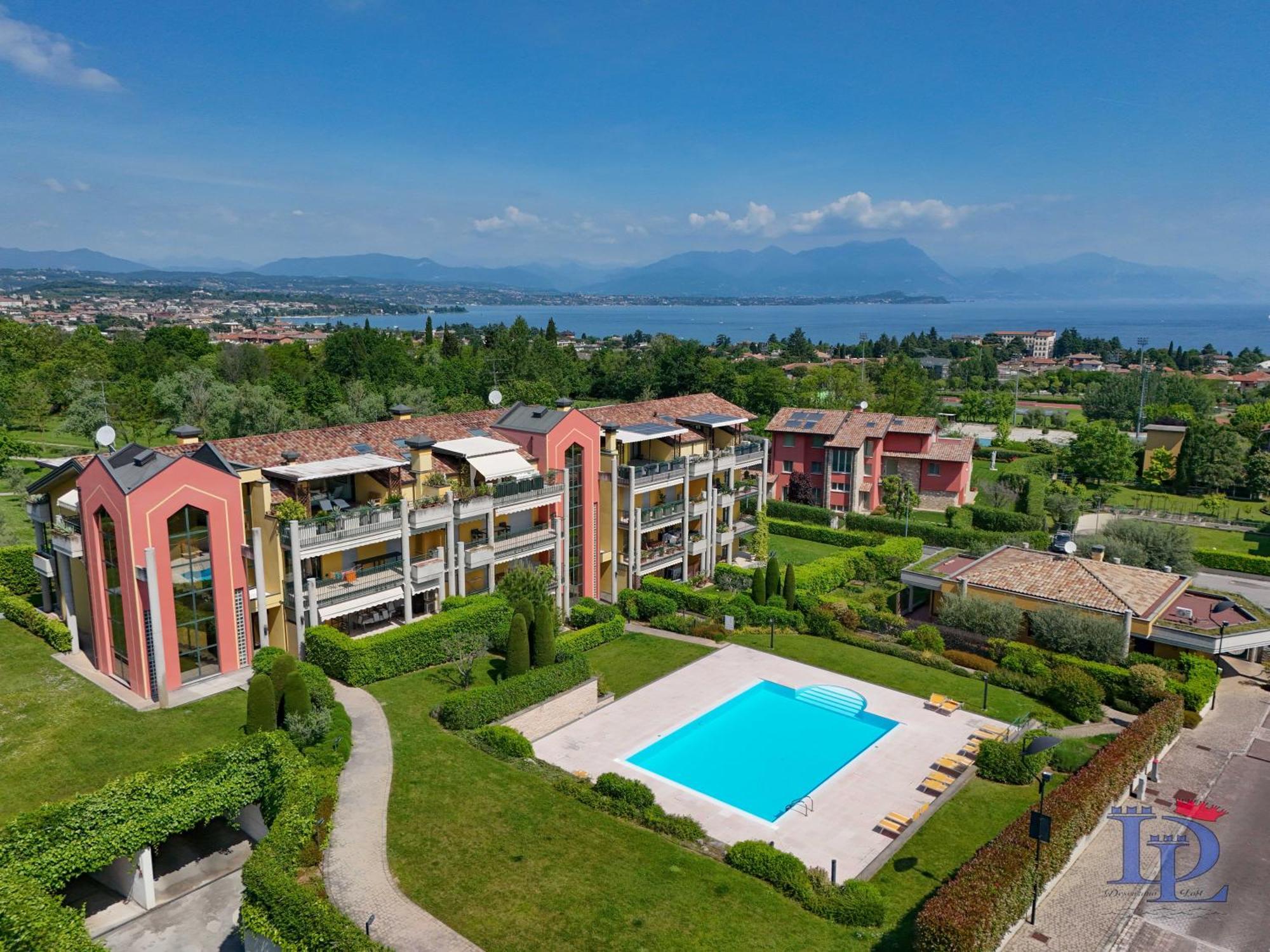 Desenzanoloft Official Partner Marriott Homes & Villas -Butterfly And 5 Pools Family Apartment Desenzano del Garda Zewnętrze zdjęcie